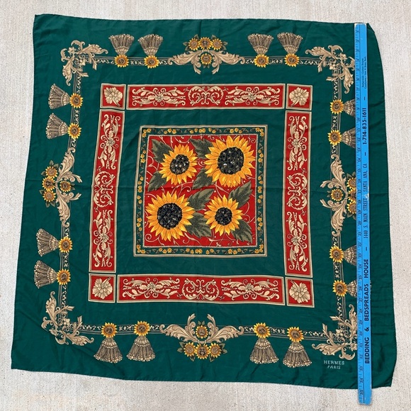 Hermès - Forest Green Silk Sunflower Scarf - Picture 5 of 16